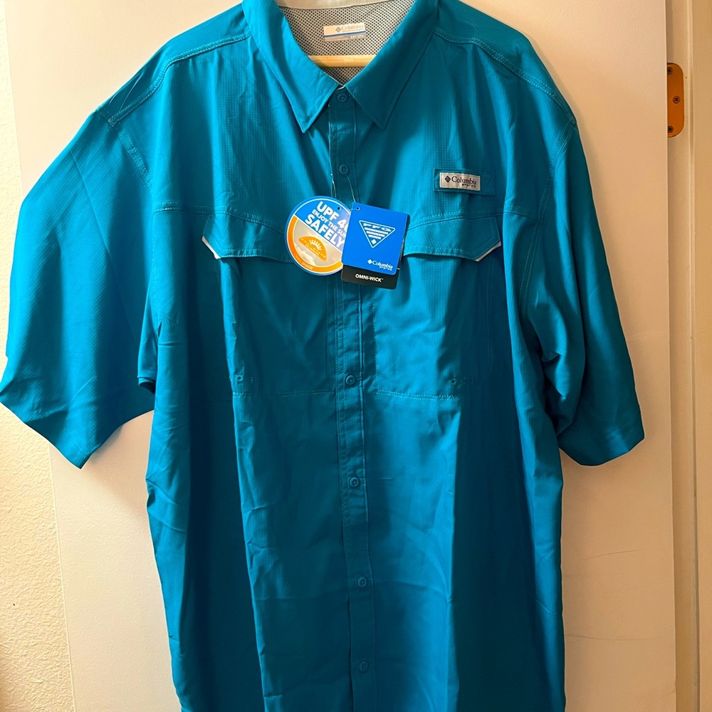 Men’s Columbia Omni-Wick shirt.